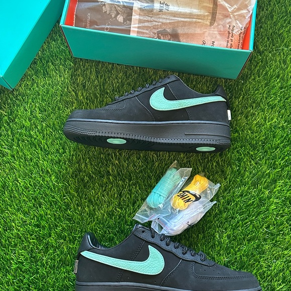 *SOLD* Tiffany Air Force 1 - Picture 3 of 7